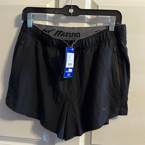 Mizuno Pants - Women’s Mizuno running shorts black 4” inseam